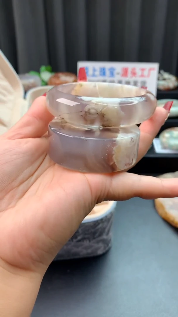 未镶嵌手镯石英质玉（59圈口）赠送镯心