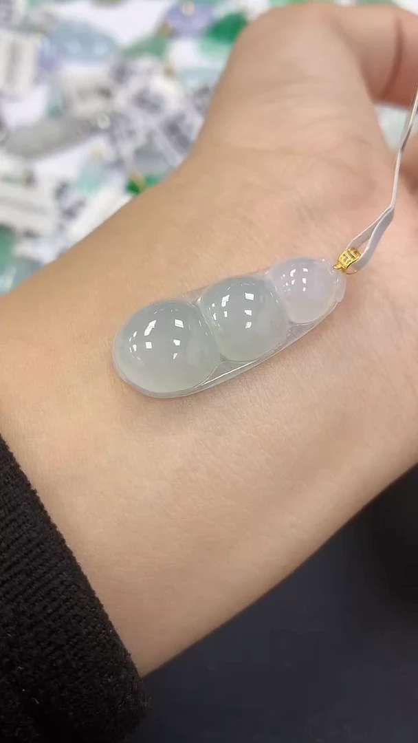 颈饰18K金镶嵌翡翠a货假一赔三支持复检百元上9元证书费自理