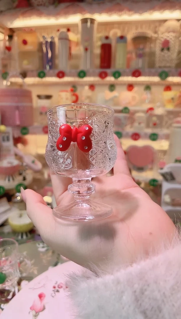 【闪购商品】摆件蝴蝶结高脚白酒杯品质好，发货快，放心拍