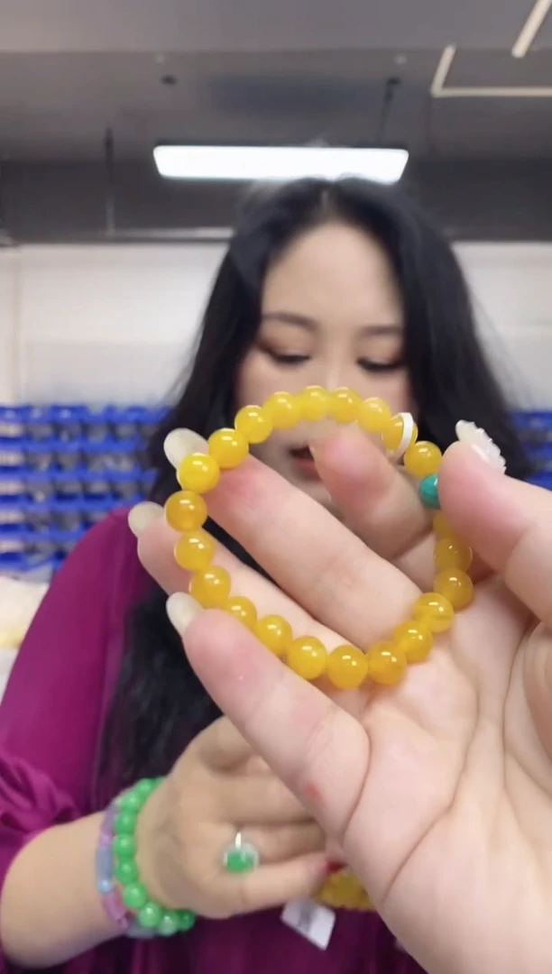 【闪购商品】蜜蜡裸石未镶嵌多样性发其一颜色微差