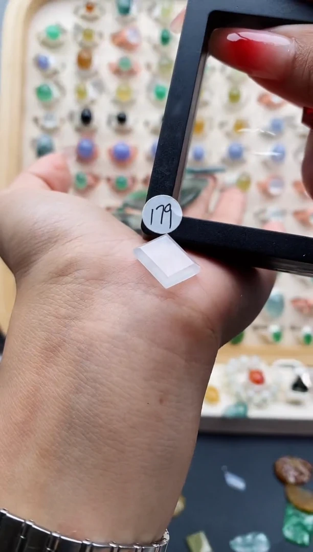 【闪购商品】翡翠裸石缅甸天然A货翡翠裸石+