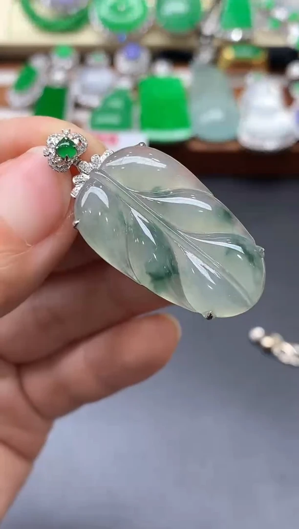 颈饰18K金镶嵌翡翠466-中国好珍宝