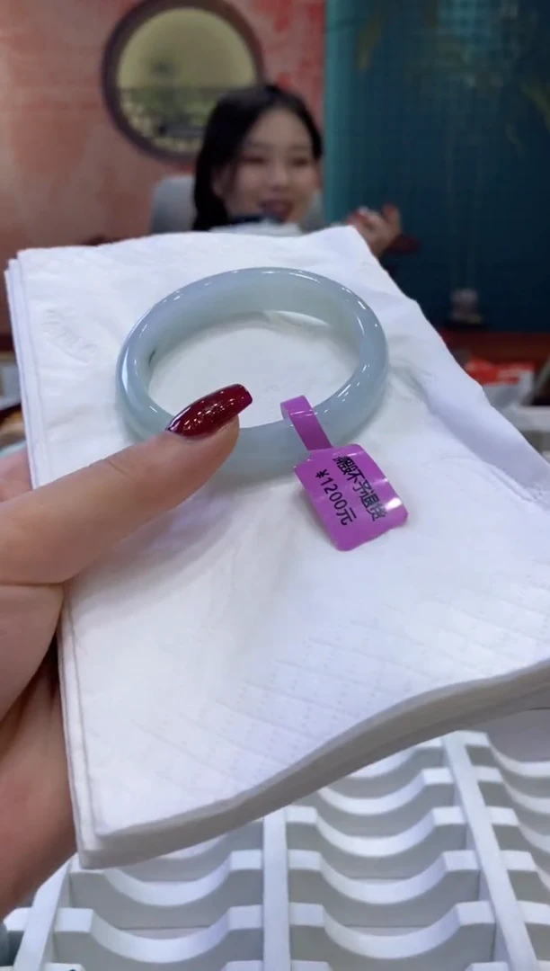 【闪购商品】翡翠手镯未镶嵌多人00338