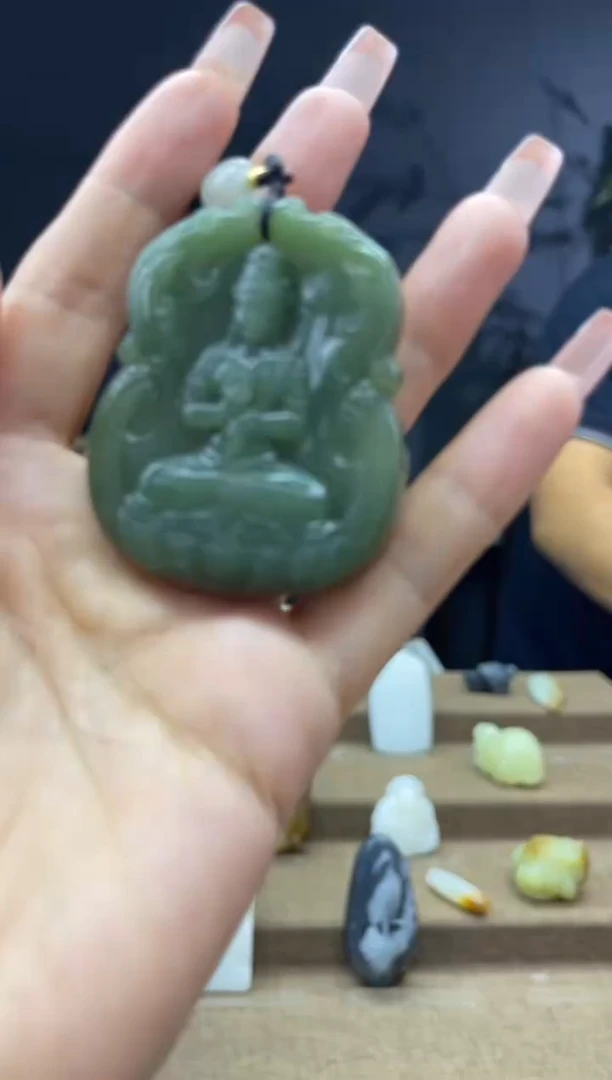 颈饰未镶嵌和田玉1