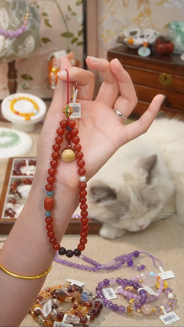 【闪购商品】南红玛瑙车挂未镶嵌颜色微差多样性发货发其一