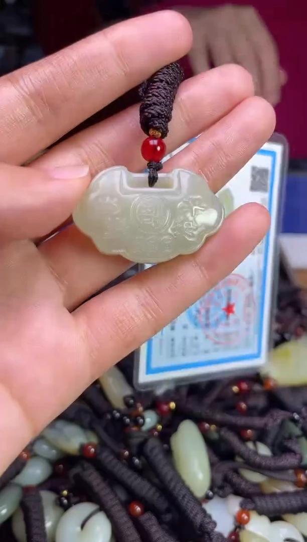 未镶嵌和田玉挂件1