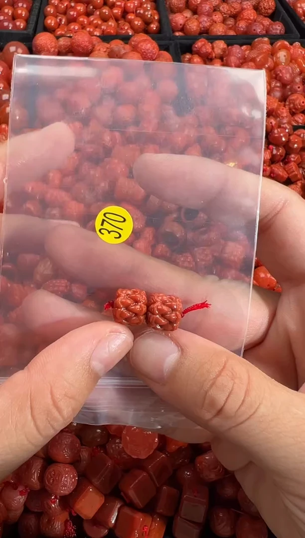 南红玛瑙未镶嵌颈饰1