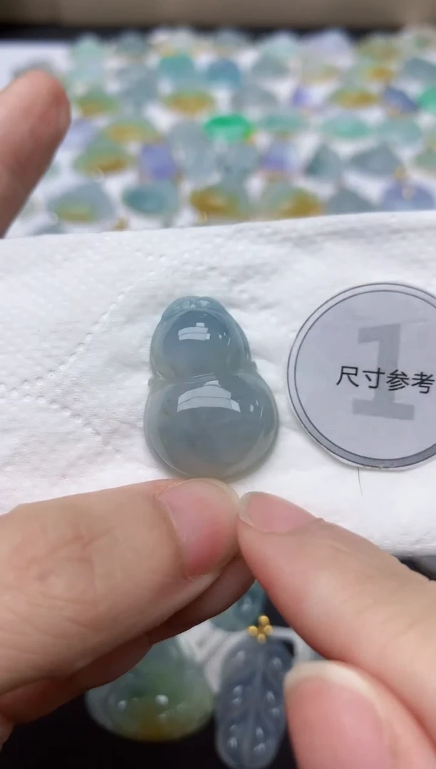 翡翠未镶嵌颈饰天然缅甸A货翡翠