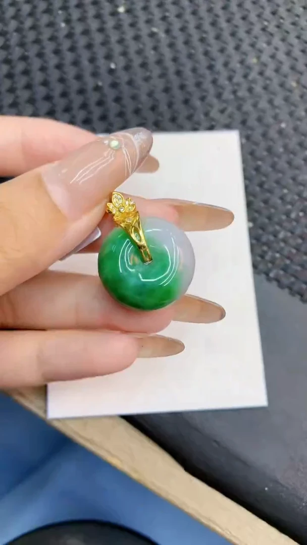 颈饰未镶嵌翡翠1