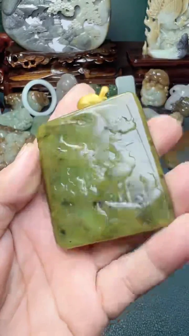 未镶嵌和田玉把件-