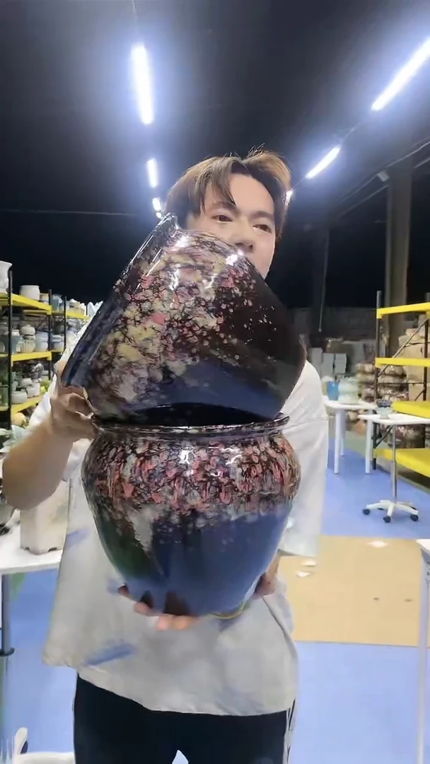 宜兴紫砂粗陶花瓶