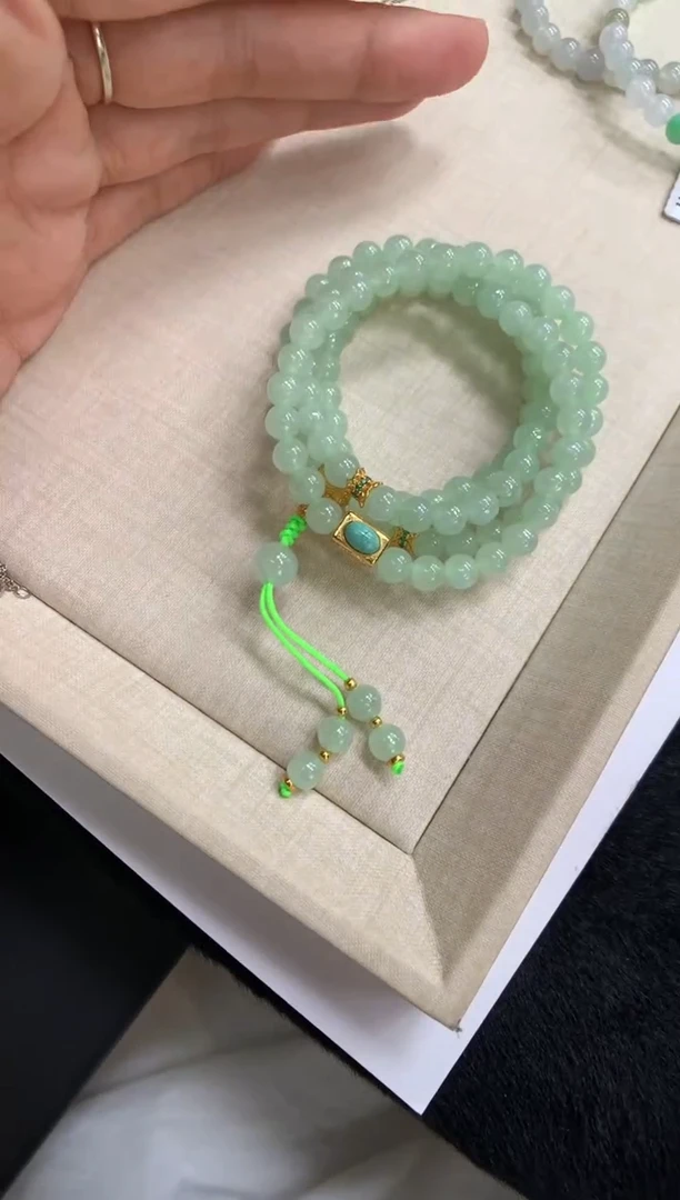 翡翠未镶嵌颈饰长串