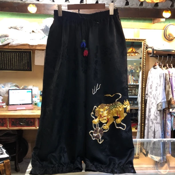 特惠红老绣原创设计盘金绣小狮子灯笼裤国风长裤阔腿裤宽松黑色