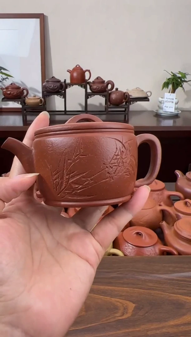 茶壶紫砂红降坡刻绘汉瓦壶160CC