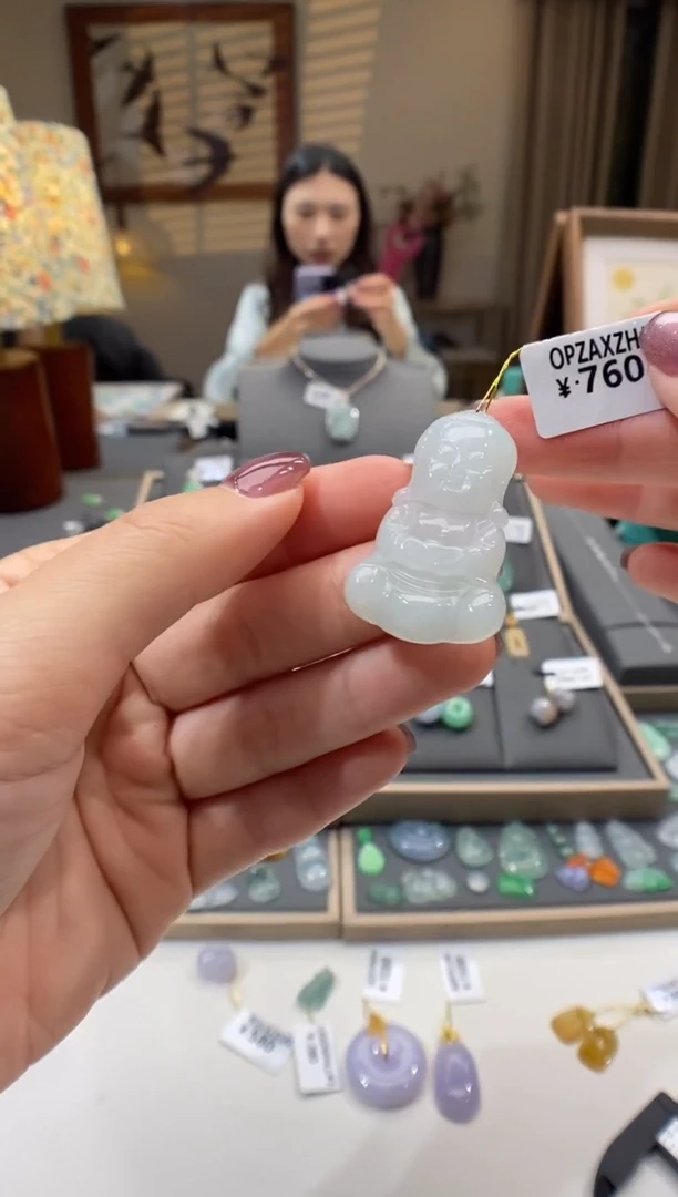 【闪购商品】翡翠颈饰未镶嵌宝宝佛