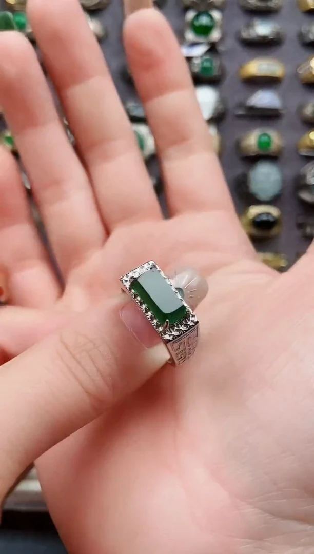 未镶嵌戒指翡翠王**…天然翡翠男戒