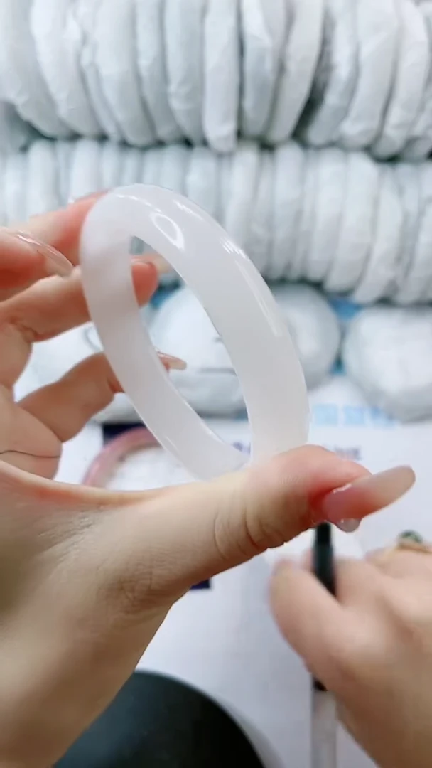 【闪购商品】石英质玉手镯未镶嵌0145755465多样性发货