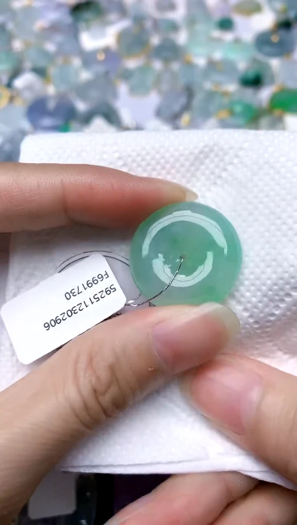 颈饰未镶嵌翡翠天然A货翡翠