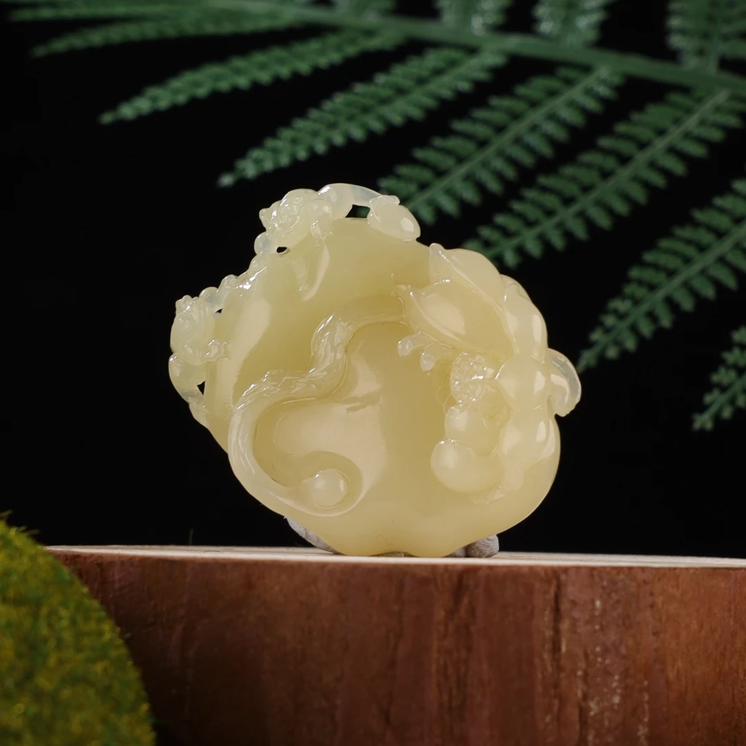 XL9279二十世纪和田玉鱼戏莲挂坠