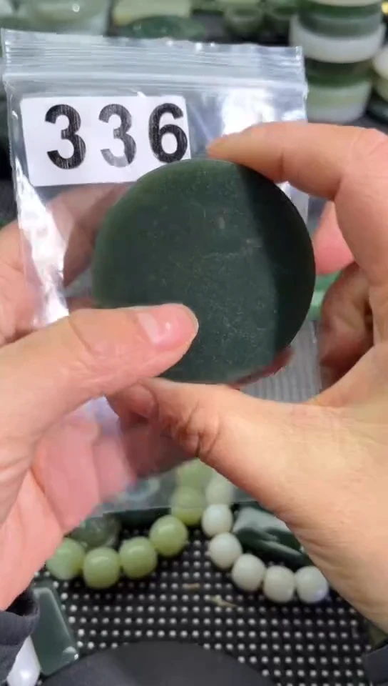 未镶嵌和田玉珠宝半成品镯芯