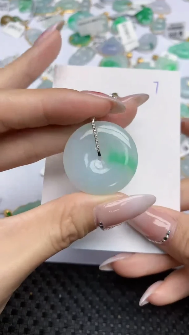 【闪购商品】翡翠颈饰18K金镶嵌天然翡翠A货