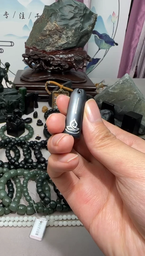 未镶嵌手链和田玉西**子墨玉挫金银吊坠
