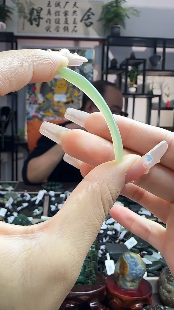 颈饰未镶嵌和田玉吊坠