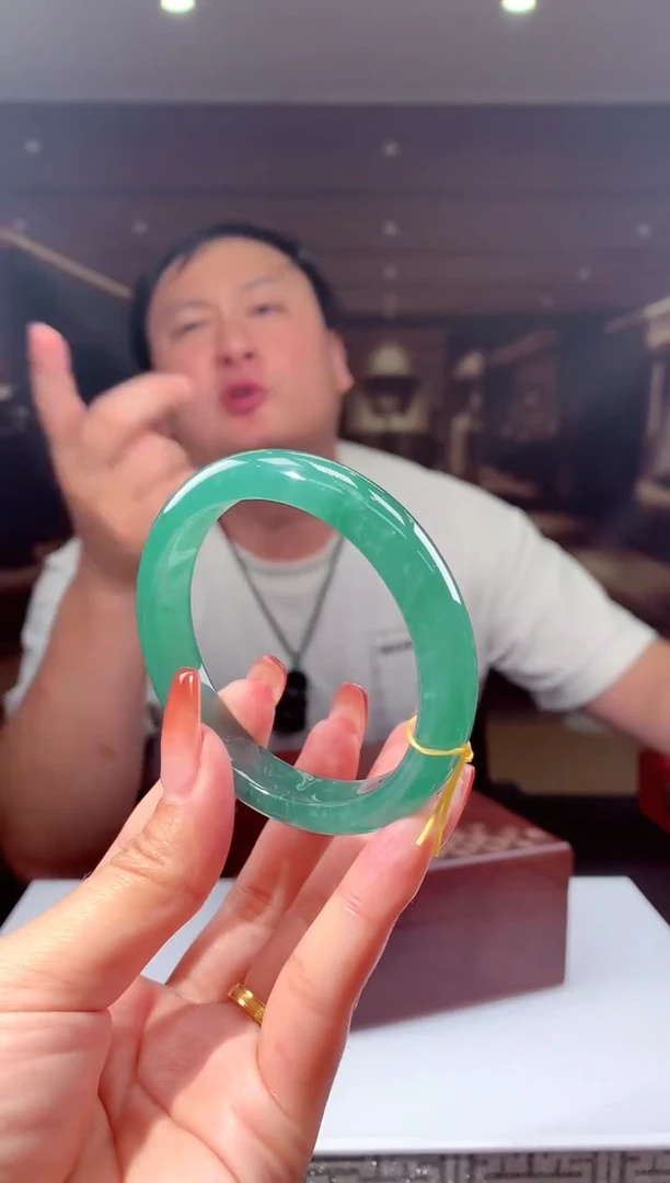 颈饰未镶嵌翡翠天然翡翠（拍一发一）