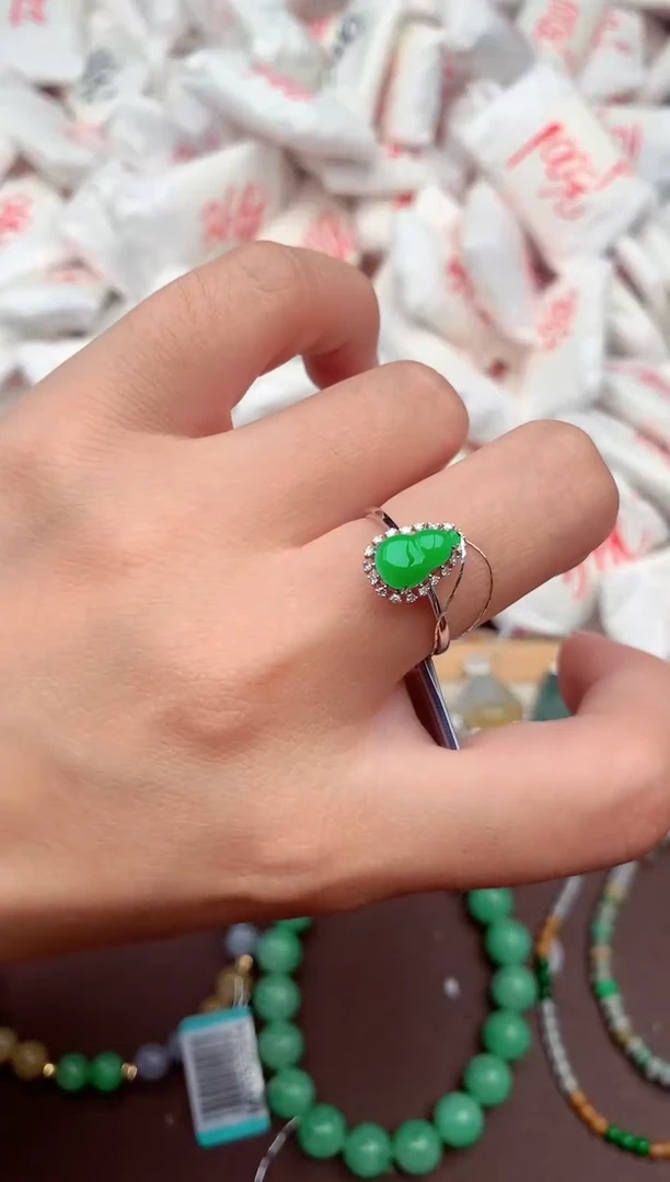 【闪购商品】翡翠戒指18K金镶嵌一