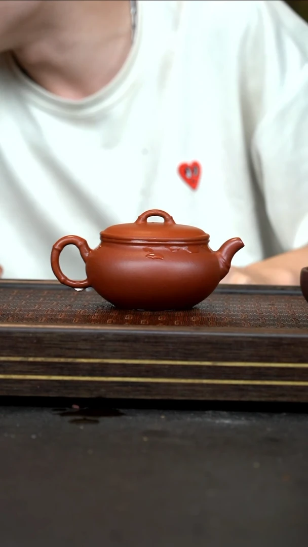 茶壶紫砂   ZQ    竹韵     老朱泥    全手工    250cc
