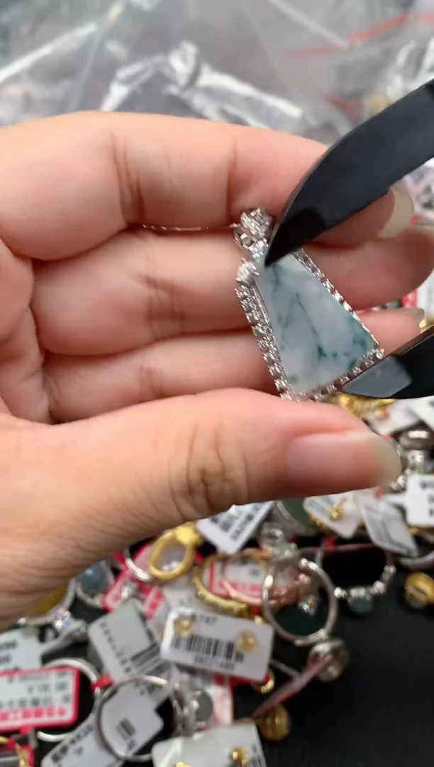 翡翠戒指银S925镶嵌天然A货缅甸翡翠