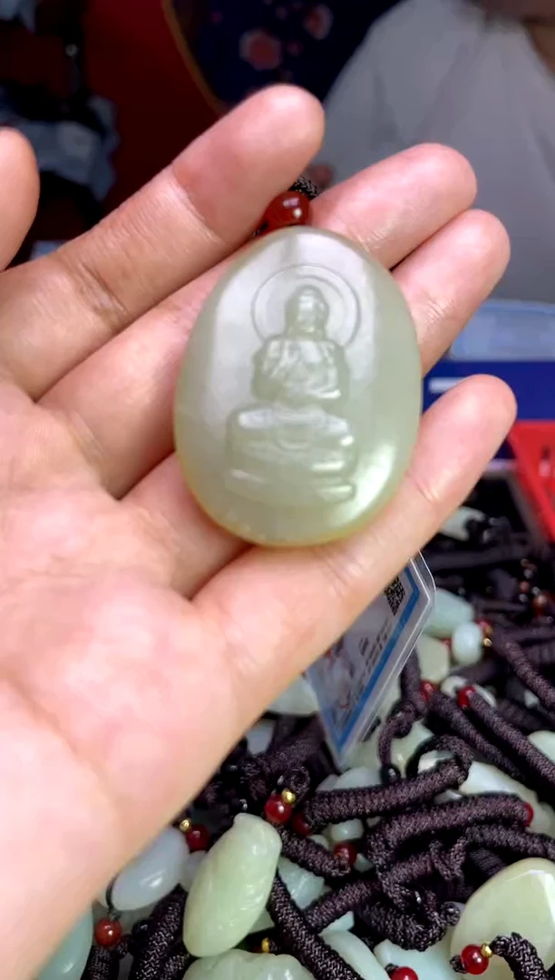 未镶嵌和田玉挂件1