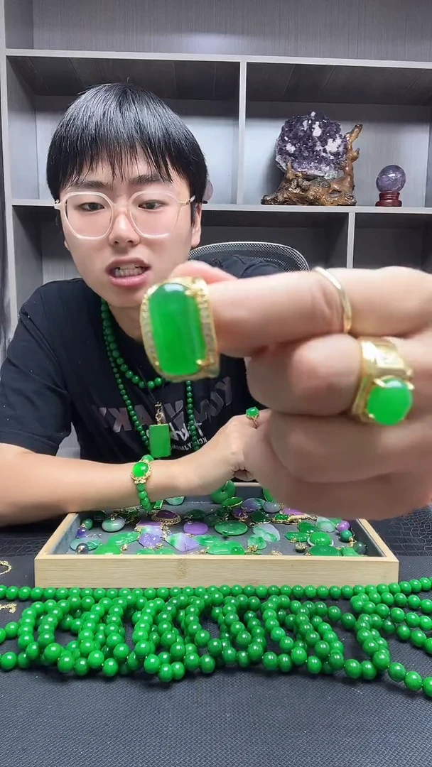 14K金镶嵌戒指翡翠戒指