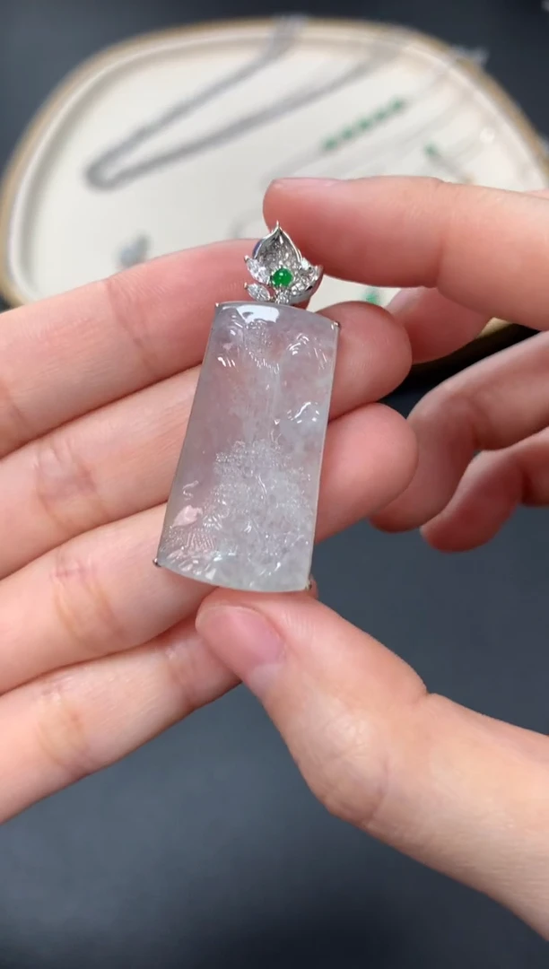 【闪购商品】翡翠吊坠(不含链)18K金镶嵌3980