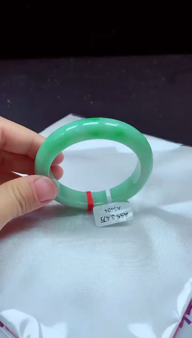 【闪购商品】翡翠手镯未镶嵌镯子55+