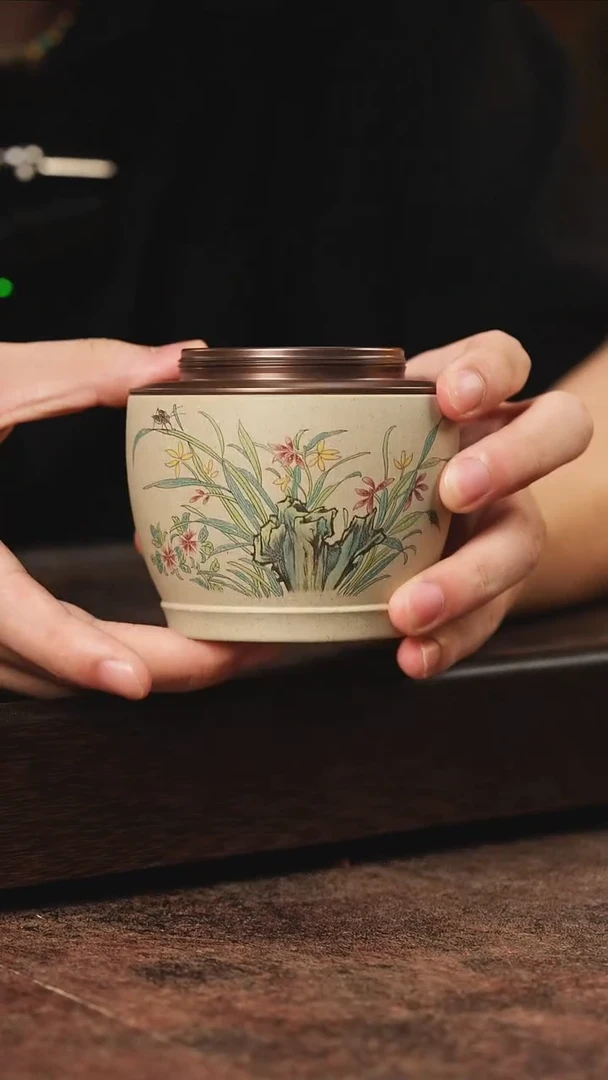 宜兴紫砂泥绘茶叶罐