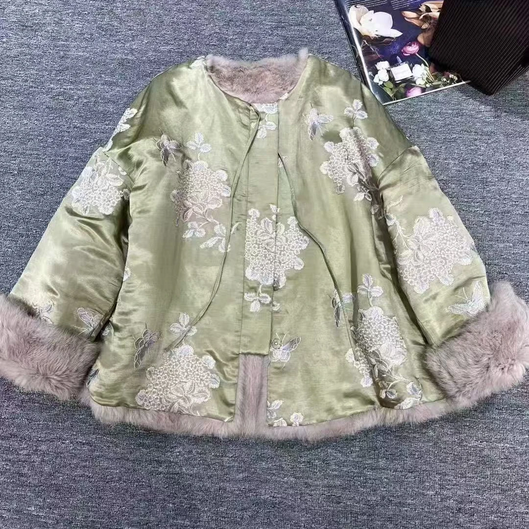 绿婉|新中式重工刺绣双面双穿毛毛外套2024D7131-彤彤