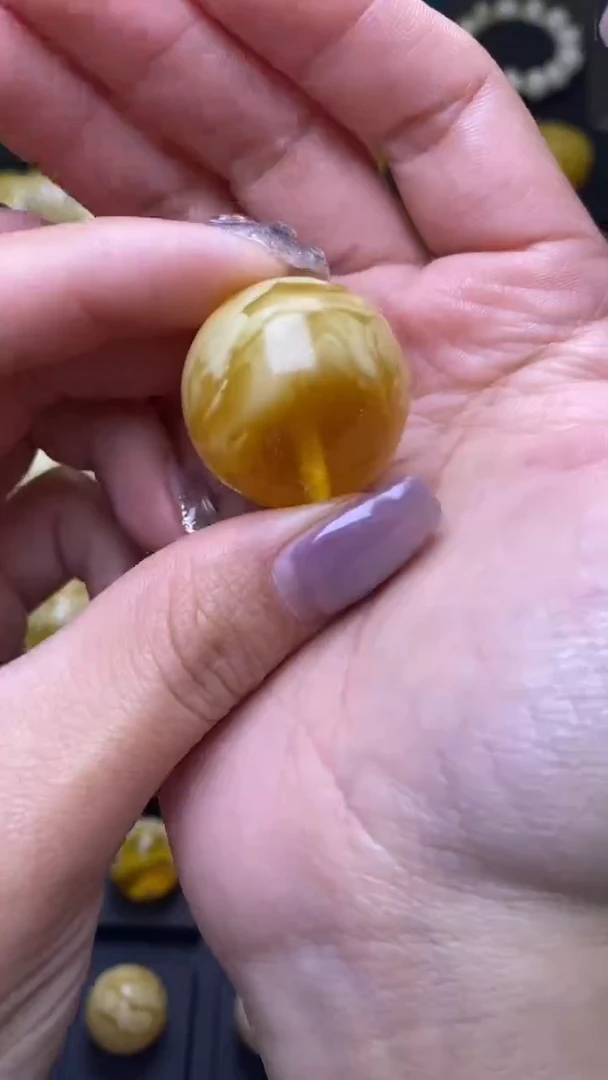 【闪购商品】琥珀裸石未镶嵌葵. 75