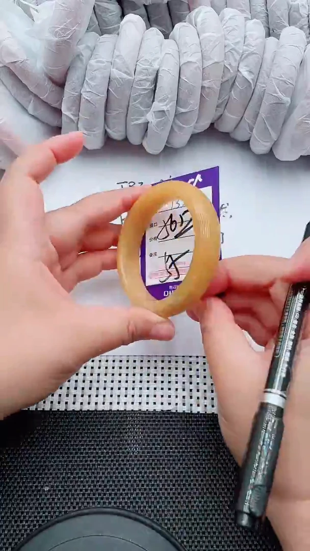 未镶嵌手镯石英质玉133-56-57