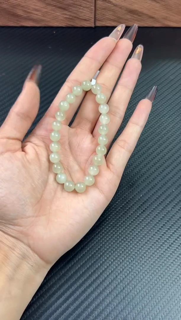 未镶嵌手串和田玉于田微色差卡8LMQ