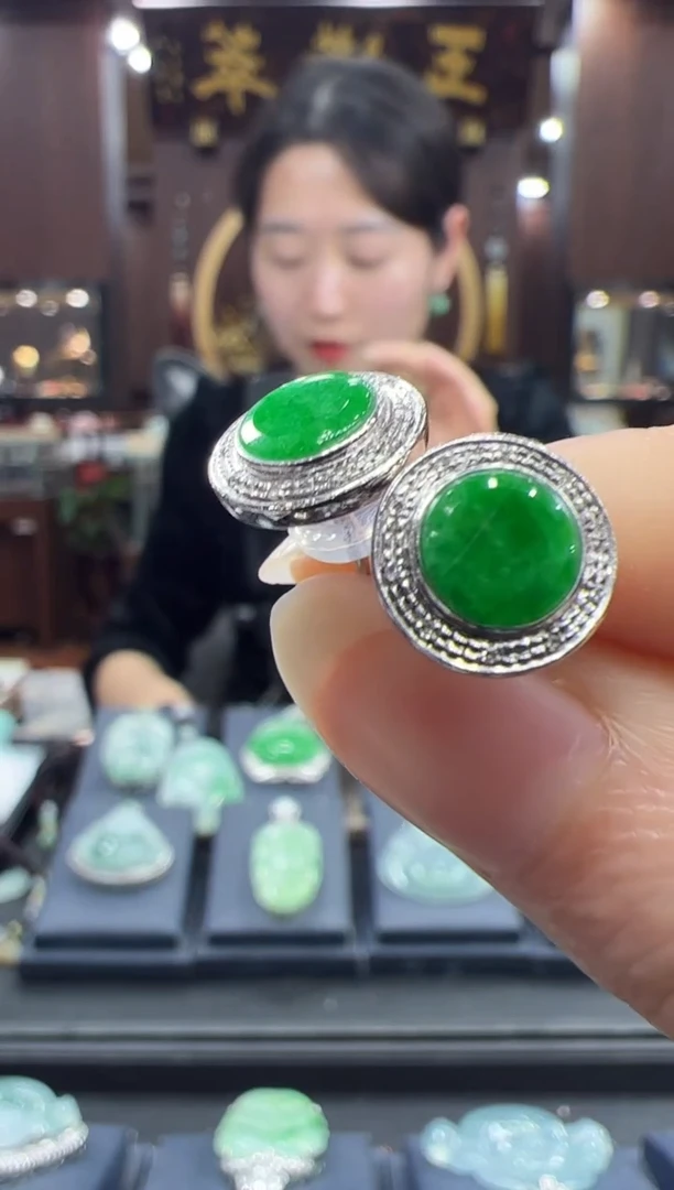 【闪购商品】翡翠耳饰18K金镶嵌耳钉