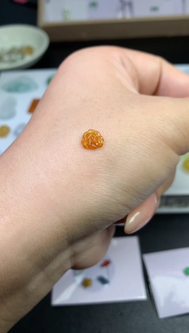 未镶嵌定制翡翠伤****n毛货