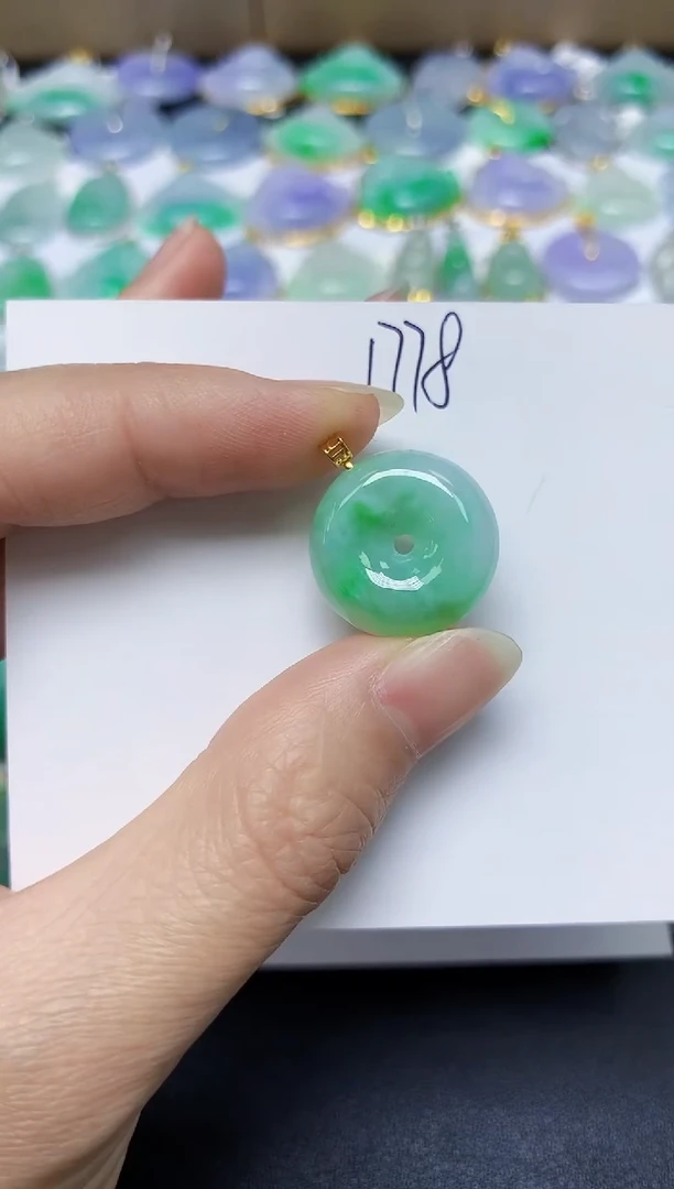 翡翠未镶嵌颈饰 天然缅甸翡翠A货