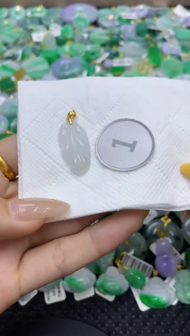 颈饰未镶嵌翡翠天然缅甸翡翠A货