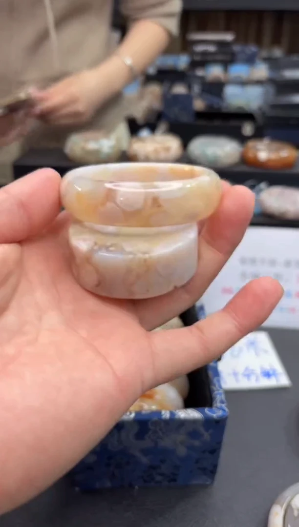 未镶嵌手镯石英质玉126(55圈赠送镯心)