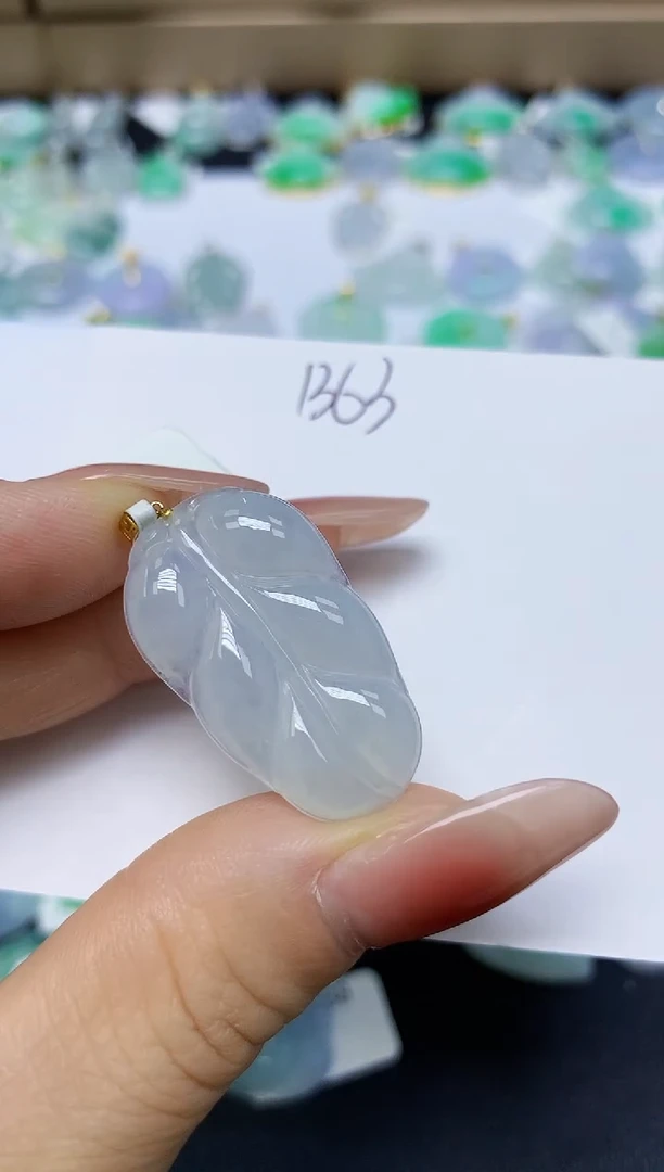 翡翠18K金镶嵌颈饰 天然缅甸翡翠A货