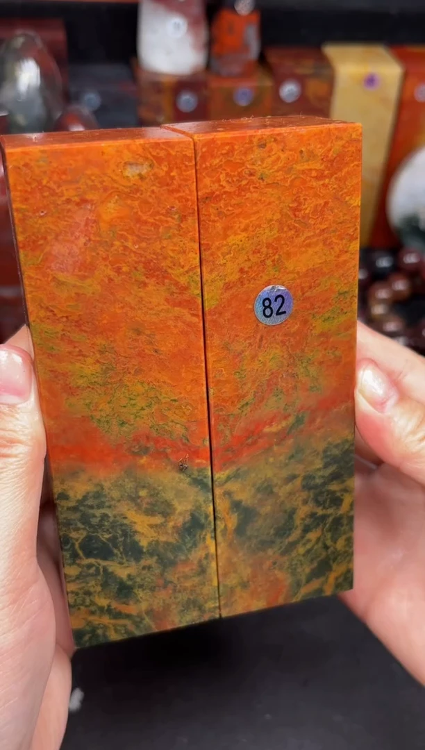 玉桂林鸡血玉印章摆件82
