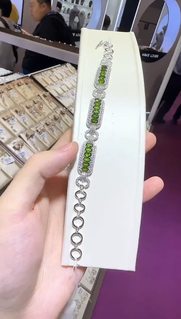 银S925镶嵌透辉石手链设计款