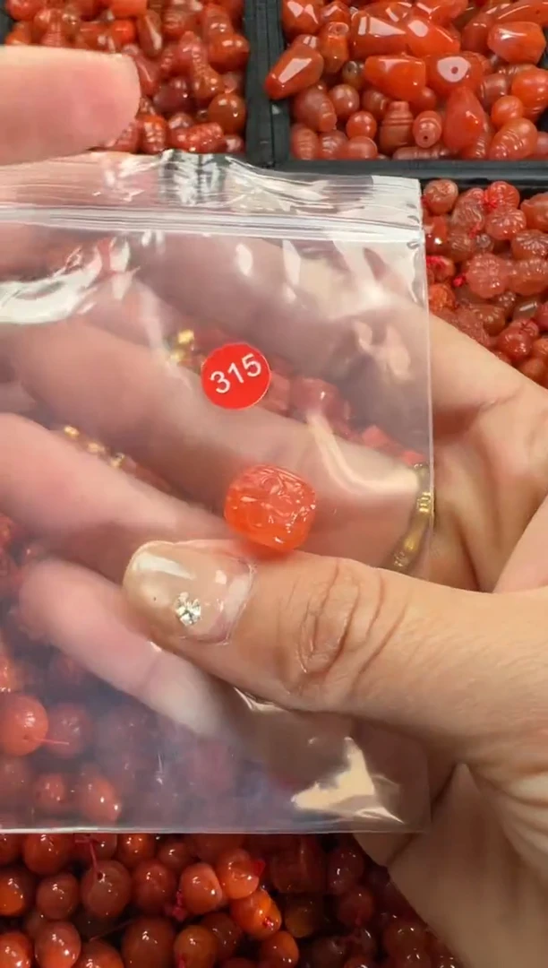 【闪购商品】南红玛瑙颈饰未镶嵌1