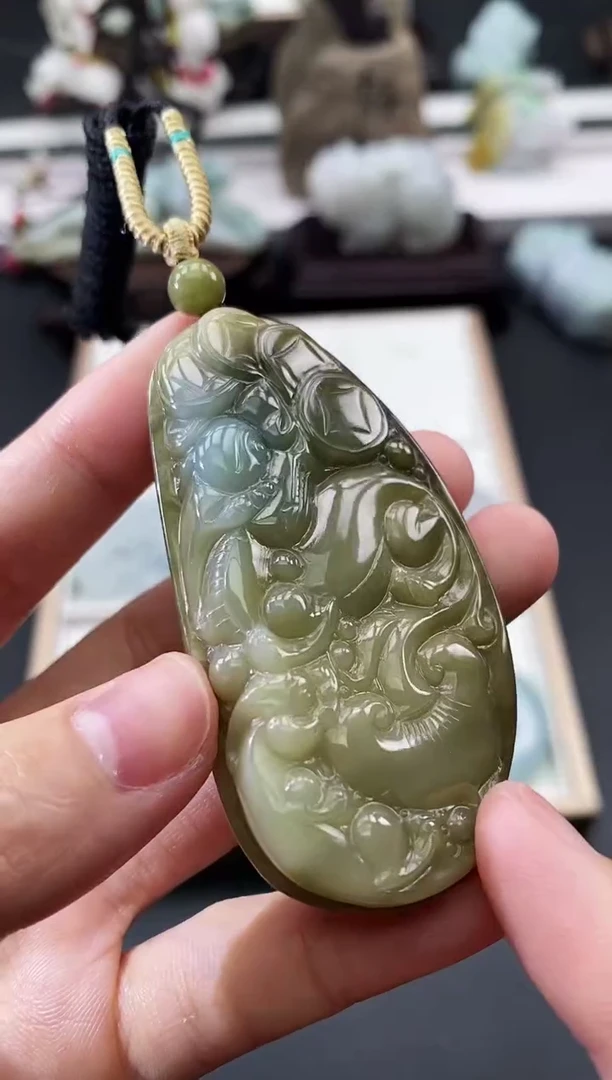 翡翠未镶嵌颈饰天然缅甸A货翡翠